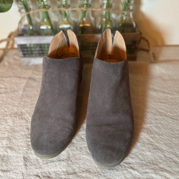 Kenneth Cole REACTION Women's Side Skip Ankle Boot Loafer, Concrete Size 8.5. - Picture 2 of 8